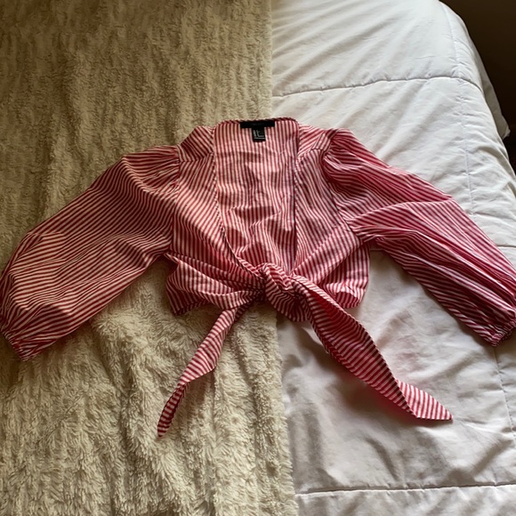 Red and white pin stripe crop top - Picture 2 of 3